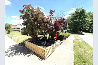 437 Liberty St, Harmony Boro, PA 16037 - Photo 5