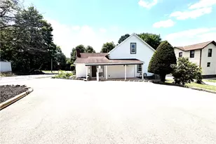 437 Liberty St, Harmony Boro, PA 16037 - Photo 9