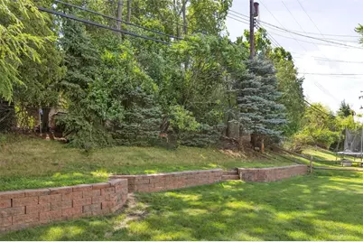 235 Ryan Dr, Scott Township, PA 15220 - Photo 9