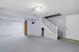 515 Cresthaven Dr, Pittsburgh, PA 15239 - Photo 37