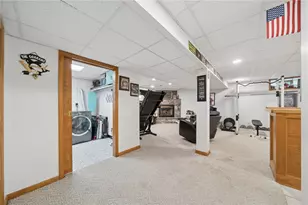 4067 Briarwood Dr, Jeannette, PA 15644 - Photo 11