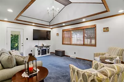 2516 Clayton Rd, White Township, PA 15010 - Photo 11