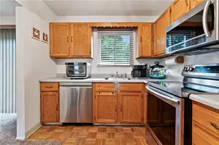 204 Manor Dr, Pittsburgh, PA 15236 - Photo 7