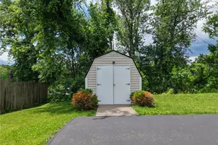 464 Tivoli Rd, Pittsburgh, PA 15239 - Photo 17