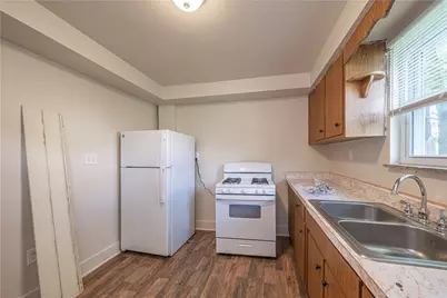 1067 Cleveland Ave, Brackenridge, PA 15014 - Photo 9