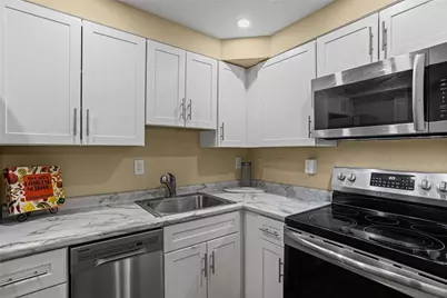 4601 Fifth #221, Pittsburgh, PA 15213 - Photo 15