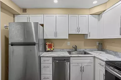 4601 Fifth #221, Pittsburgh, PA 15213 - Photo 15