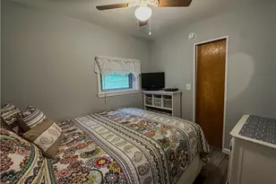 129 Old Farm Ln, Brady's Bend Township, PA 16028 - Photo 9