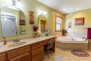 28 Cathie Dr, Sandy Lake Boro, PA 16145 - Photo 9