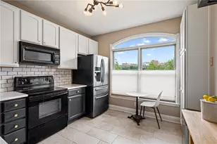 1740 S Shore Ct, Pittsburgh, PA 15203 - Photo 11