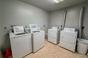 548 Hansen Ave, City of But SW, PA 16045 - Photo 21