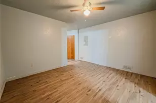 548 Hansen Ave, City of But SW, PA 16045 - Photo 9