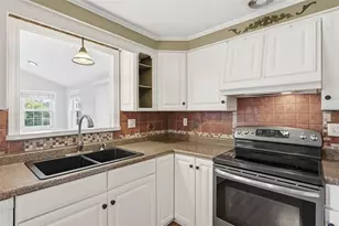 521 Friendship Dr, Elizabeth Twp/Boro, PA 15135 - Photo 9