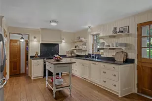 10580 Landau Dr, Pittsburgh, PA 15090 - Photo 9