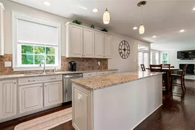 106 Victoria Ct, Robinson Twp, PA 15136 - Photo 7