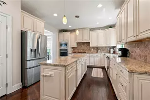 106 Victoria Ct, Robinson Twp, PA 15136 - Photo 5
