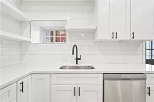 352 39th St, Pittsburgh, PA 15201 - Photo 9