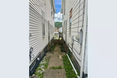 812 Fallowfield Ave, Charleroi Boro, PA 15022 - Photo 23