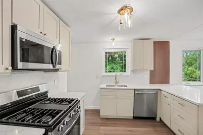111 McKenzie Dr, Pittsburgh, PA 15235 - Photo 9