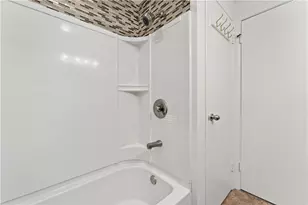 220 Amity Rd, Ross Twp, PA 15116 - Photo 17