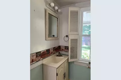 105 E Englewood Avenue, New Castle, PA 16105 - Photo 17