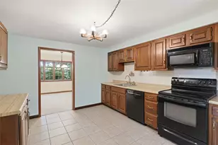 202 Falconhurst Dr, Pittsburgh, PA 15238 - Photo 17
