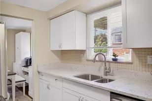 941 Logan Rd, Bethel Park, PA 15102 - Photo 11