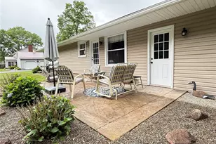 16 Eastway Ave, Hempfield Township, PA 16125 - Photo 3