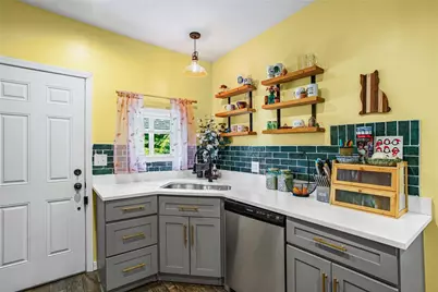 2012 Collingwood Ave, Pittsburgh, PA 15218 - Photo 13