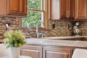164 Oakdale Dr, Zelienople, PA 16063 - Photo 11