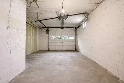 2406 Pioneer Avenue, Pittsburgh, PA 15226 - Photo 15
