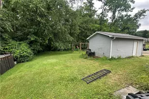 301 Armstrong Ave, Bell Township, PA 15618 - Photo 7