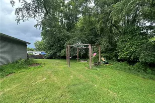 301 Armstrong Ave, Bell Township, PA 15618 - Photo 9