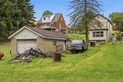 304 Division St, West Mifflin, PA 15122 - Photo 21