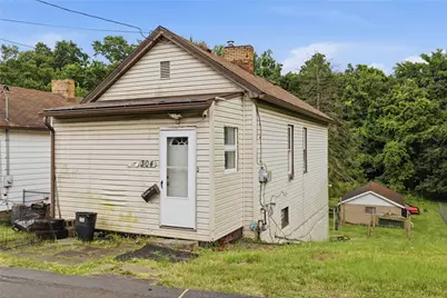 304 Division St, West Mifflin, PA 15122 - Photo 3