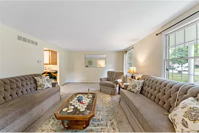 2105 Pendleton Dr, Monroeville, PA 15146 - Photo 3