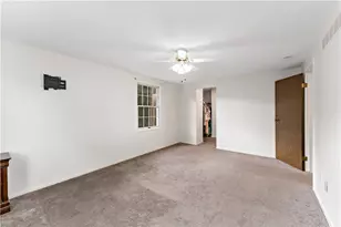2105 Pendleton Dr, Monroeville, PA 15146 - Photo 15