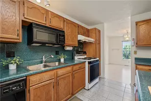 142 Jarod Dr, Moon/Crescent Twp, PA 15108 - Photo 9