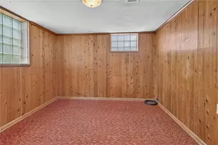 385 Maplewood Dr, Pittsburgh, PA 15243 - Photo 23