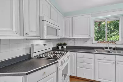 385 Maplewood Drive, Pittsburgh, PA 15243 - Photo 9