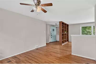 385 Maplewood Drive, Pittsburgh, PA 15243 - Photo 3