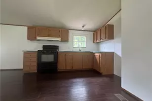 1554 Greenville Rd, Greenville Twp, PA 15558 - Photo 13