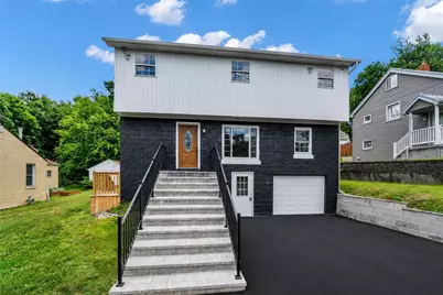 1113 Grandview Ave, Robinson Twp, PA 15108 - Photo 1