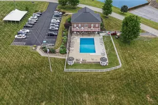 3016 Shoreline Ln, Mount Pleasant, PA 15057 - Photo 5