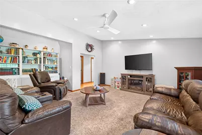 813 E Smithfield St, Elizabeth Twp/Boro, PA 15047 - Photo 29