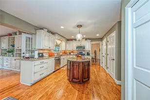 310 Wildberry Rd, Pittsburgh, PA 15238 - Photo 11
