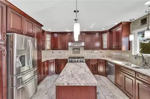 420 Lexington Dr, Hempfield Township, PA 15601 - Photo 3