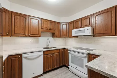 1500 Cochran Road #901, Scott Township, PA 15243 - Photo 15