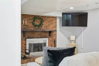 645 Carnival Dr, Pittsburgh, PA 15239 - Photo 31