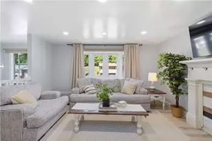 645 Carnival Dr, Pittsburgh, PA 15239 - Photo 9